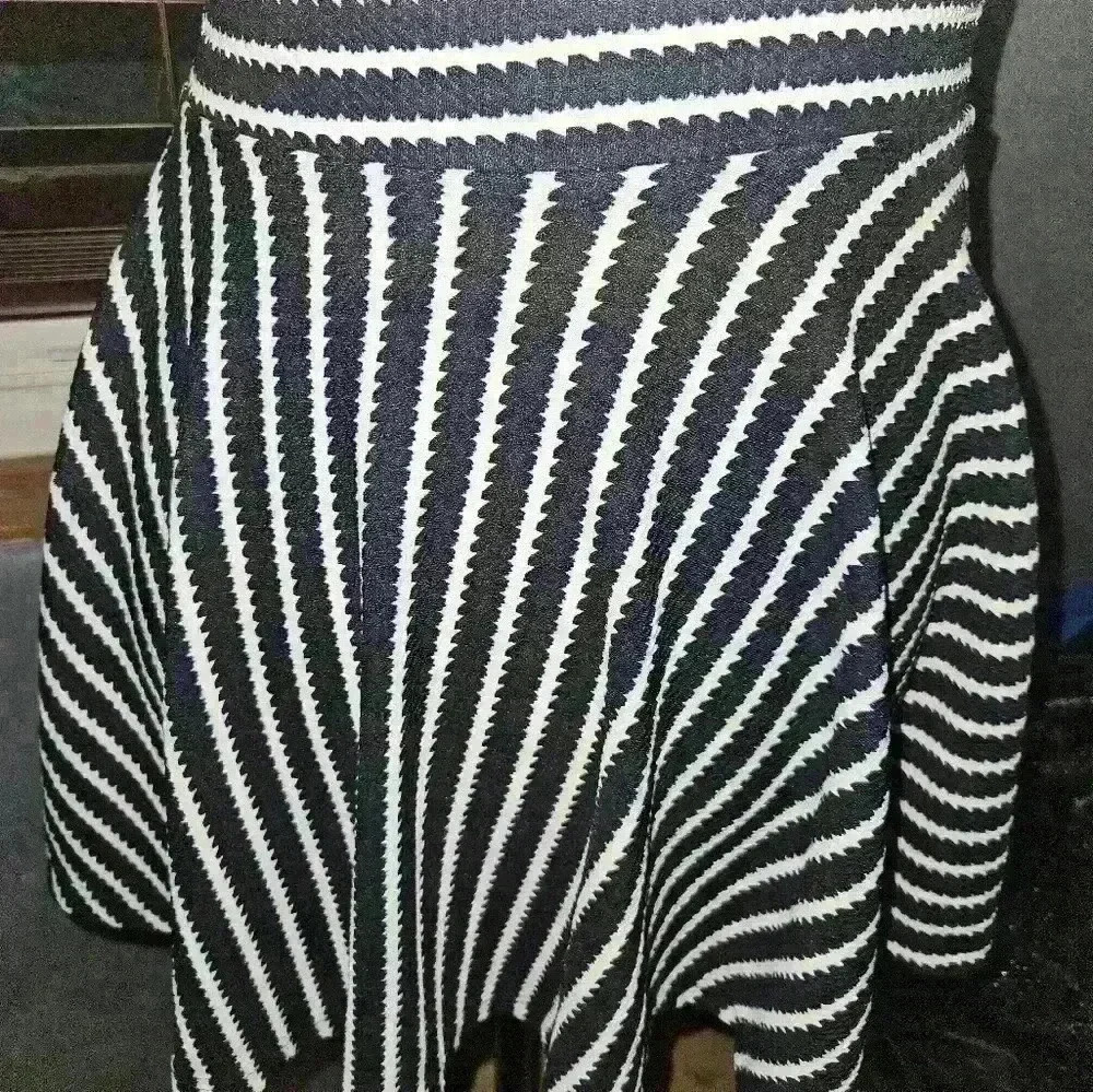 Kathy Womans Skater Skirt Size S - Picture 6 of 9